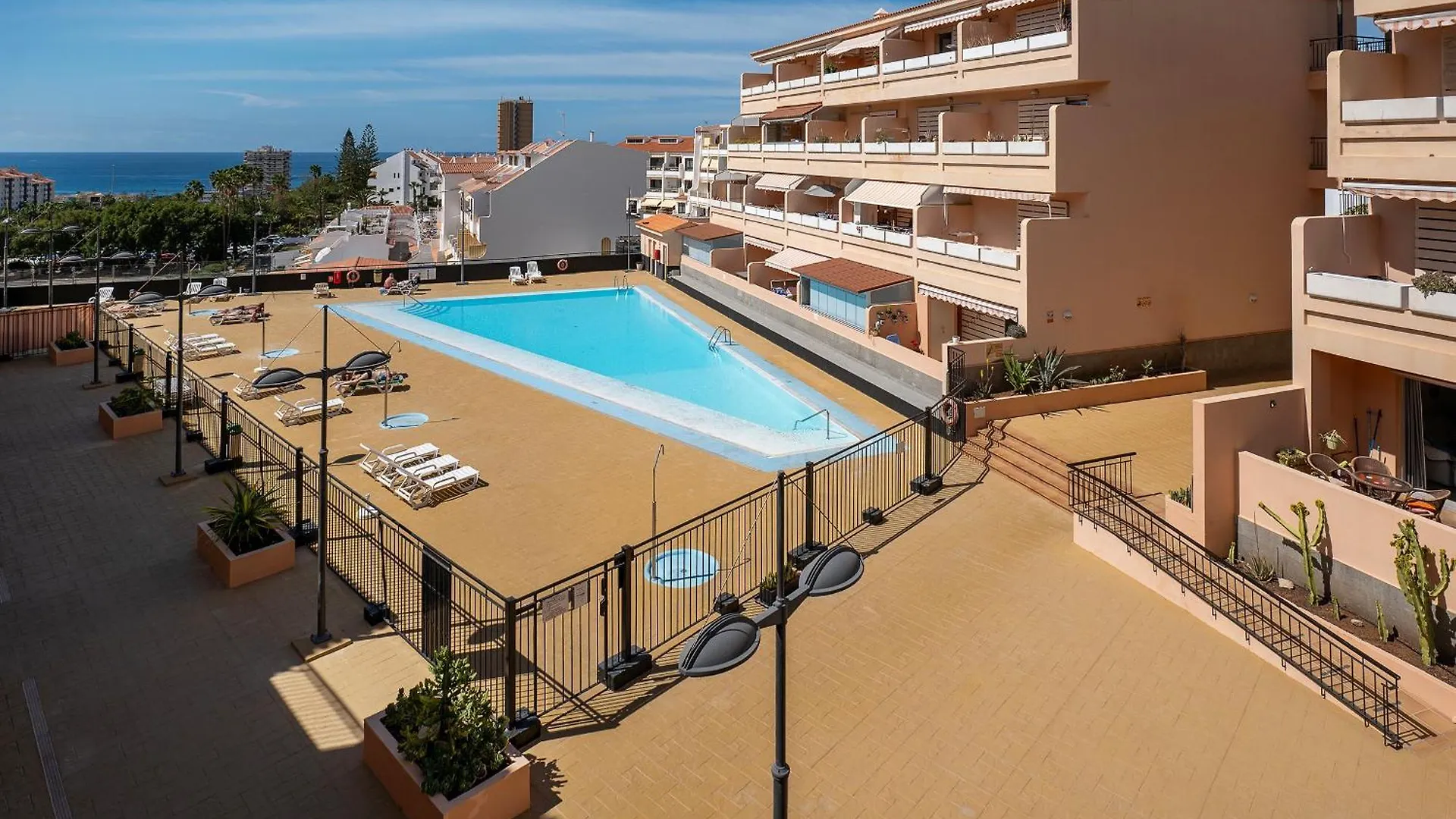Los Cristianos Piscina Y Terraza דירה